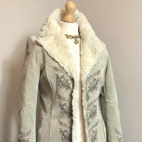 Real Suede Embroidered Beige Penny Lane Jacket with Floral Design - Picture 8 of 9